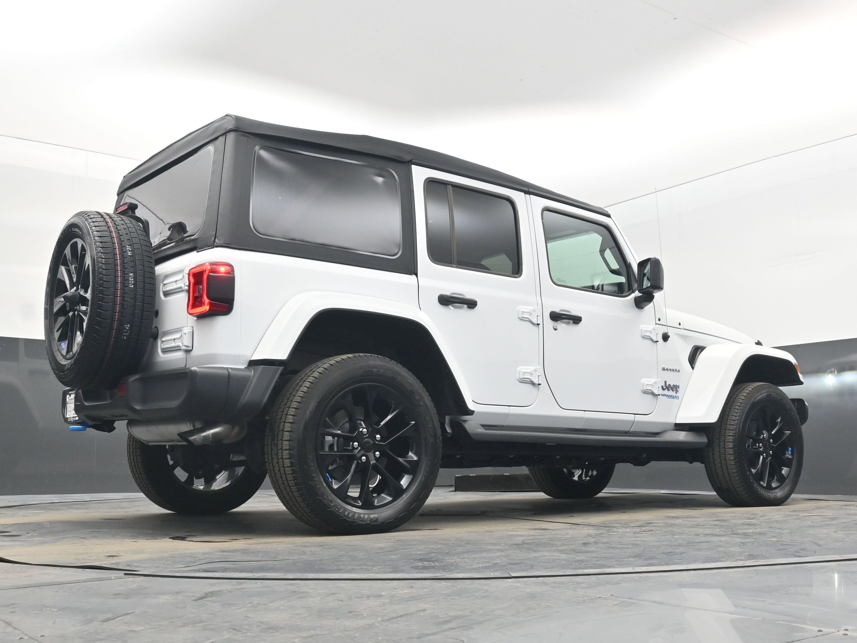 Used 2022 Jeep Wrangler Unlimited Sahara image 26