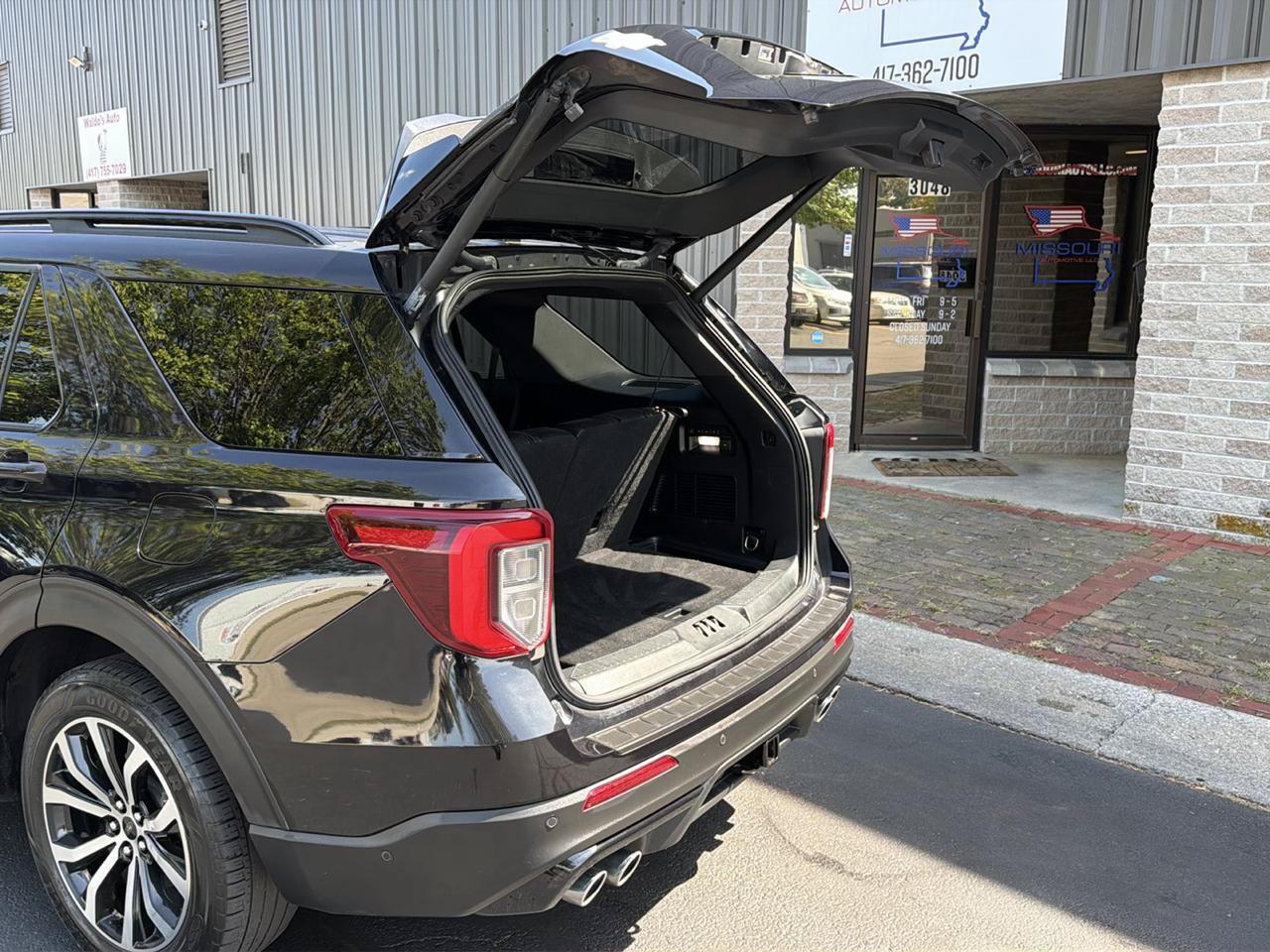 Used 2020 Ford Explorer ST w/ Premium Technology Package AWD/4WD image 25