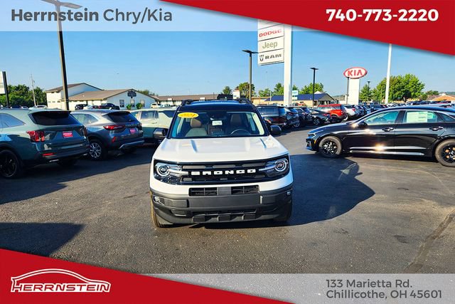 Used 2024 Ford Bronco Sport Outer Banks w/ Tech Package AWD/4WD image 2