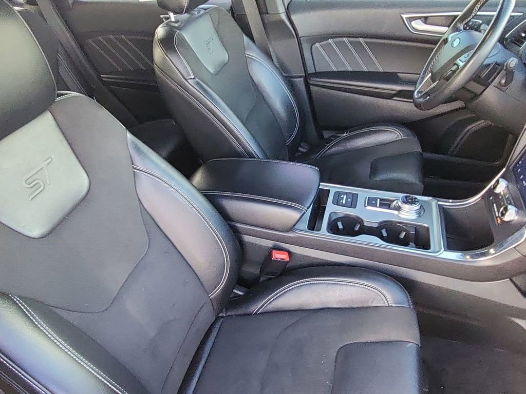 Used 2024 Ford Edge ST w/ Equipment Group 401A AWD/4WD image 35