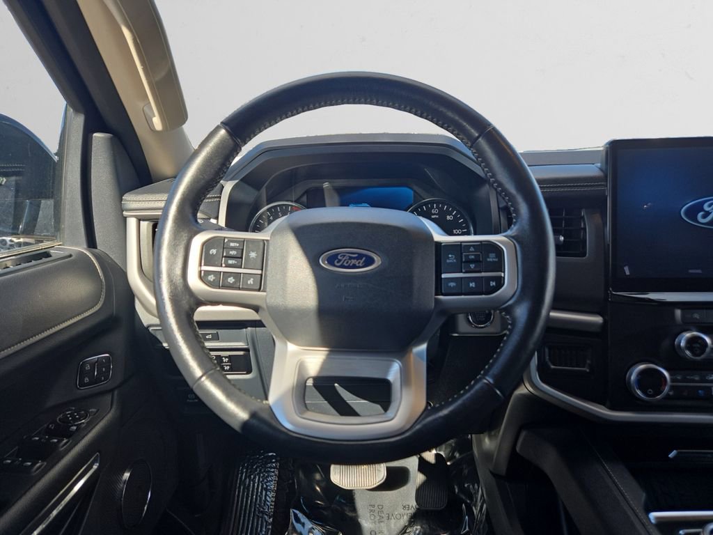 Used 2024 Ford Expedition Max XLT image 14