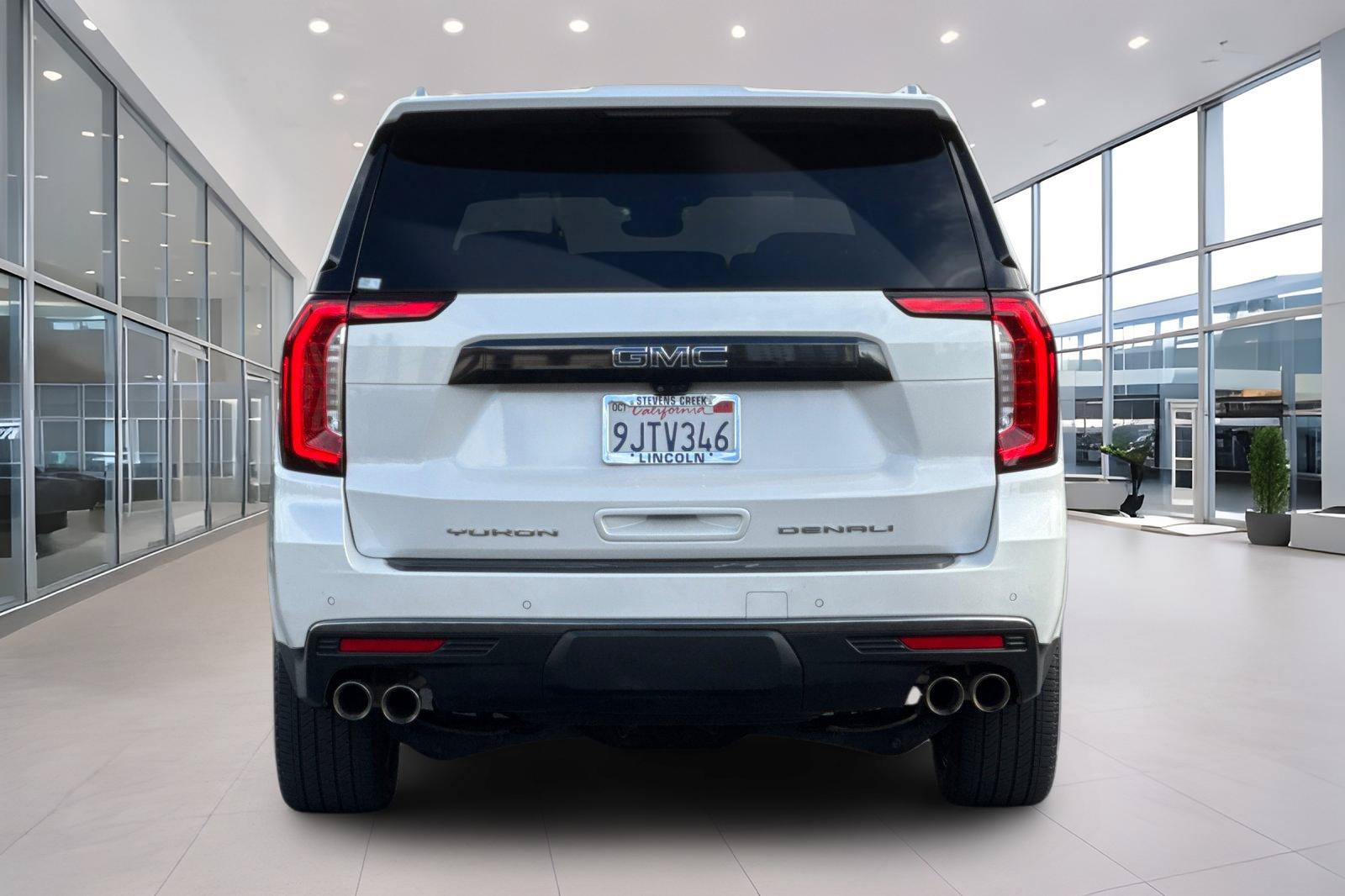 Used 2023 GMC Yukon XL Denali Ultimate AWD/4WD image 5