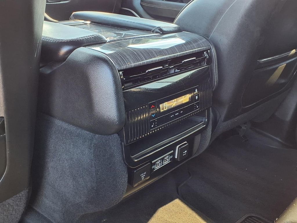 Used 2022 Jeep Wagoneer Series III w/ Rear Seat Video Group 1 image 24