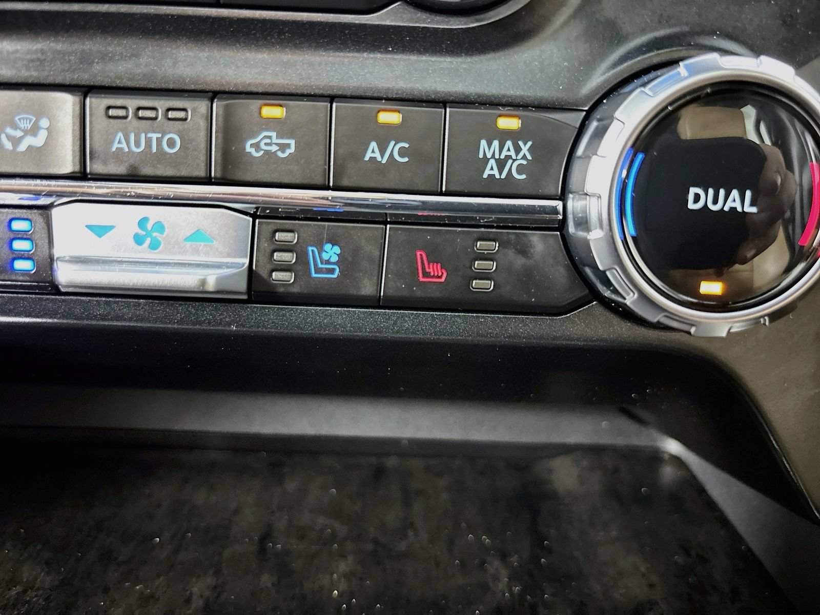 Used 2023 Ford F150 Lariat w/ Max Trailer Tow Package AWD/4WD image 21
