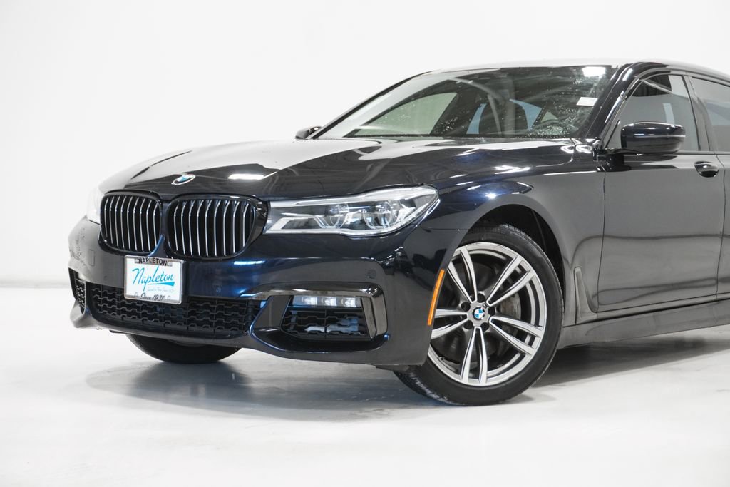 Used 2019 BMW 750i xDrive w/ M Sport Package image 2