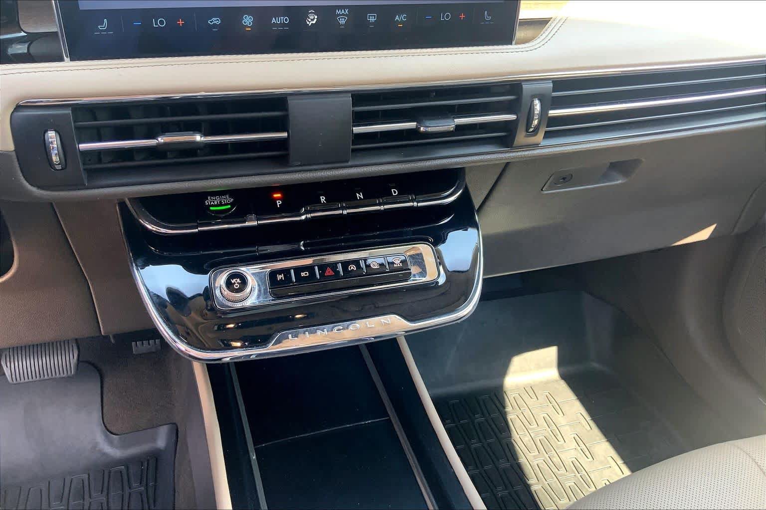 Certified 2023 Lincoln Corsair Reserve AWD/4WD image 35
