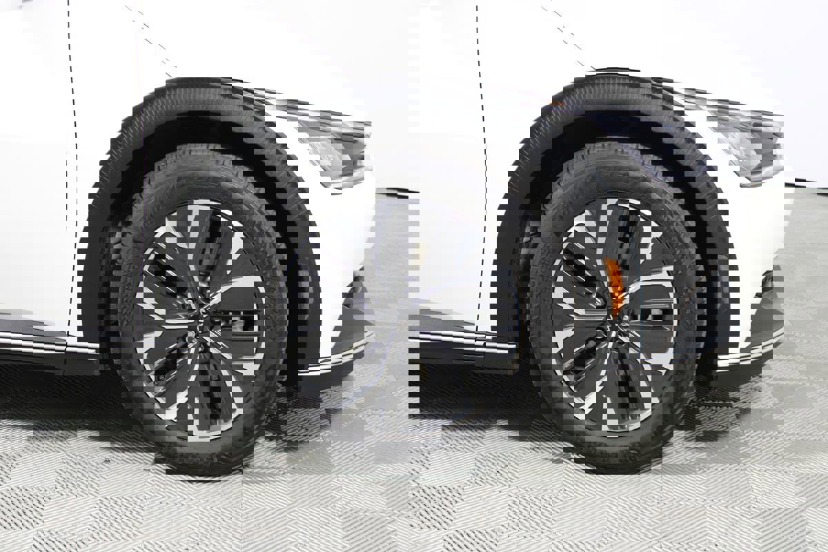 Used 2024 Kia EV6 Light RWD image 32