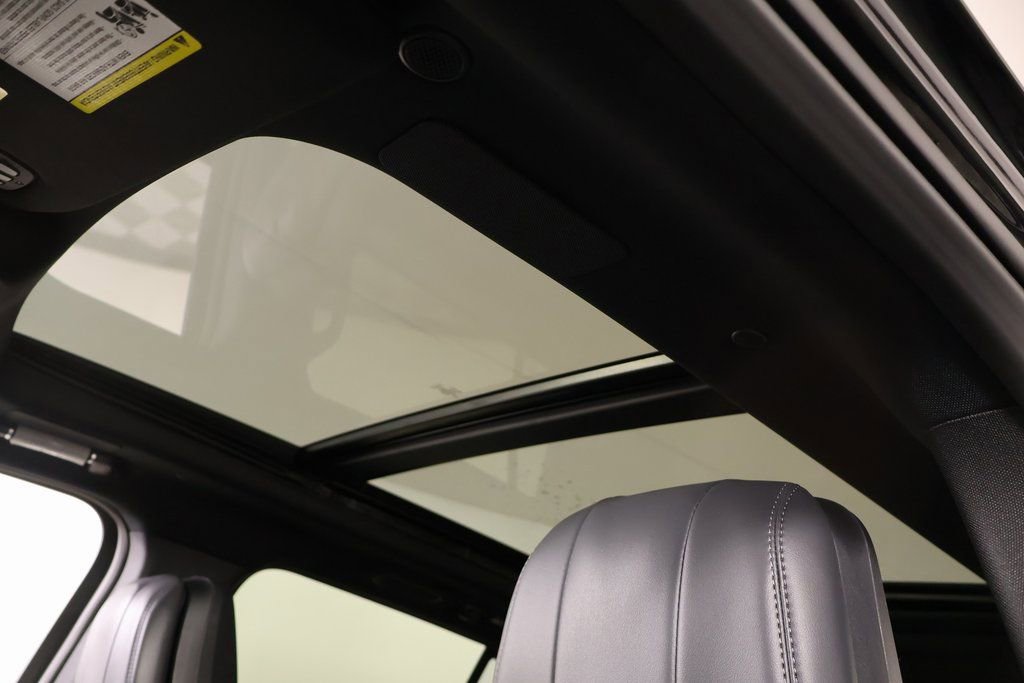 New 2025 Lincoln Navigator Reserve w/ Jet Appearance Package image 16