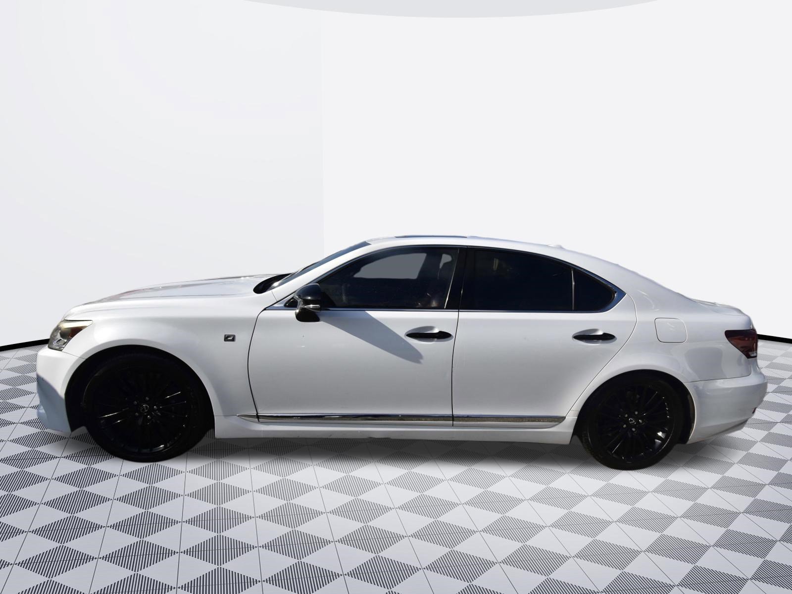 Used 2015 Lexus LS 460 AWD image 2