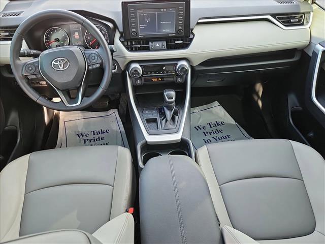 Used 2021 Toyota RAV4 XLE Premium image 17