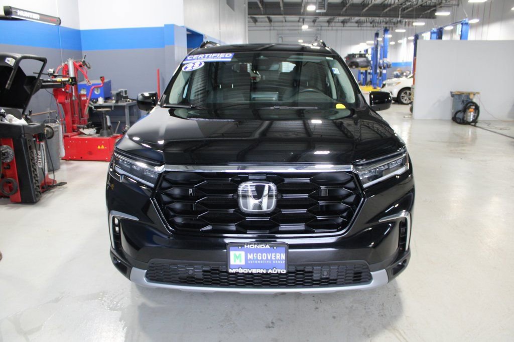 Used 2023 Honda Pilot Touring image 3