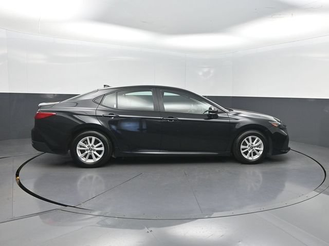 Used 2025 Toyota Camry LE FWD image 31