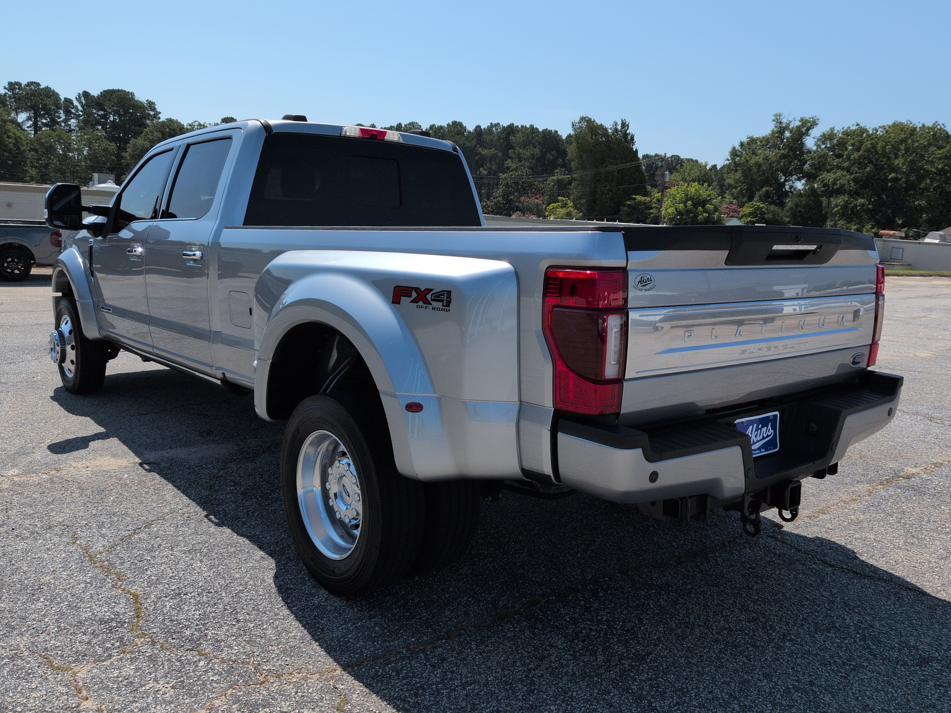 Certified 2022 Ford F450 Platinum w/ FX4 Off-Road Package AWD/4WD image 5