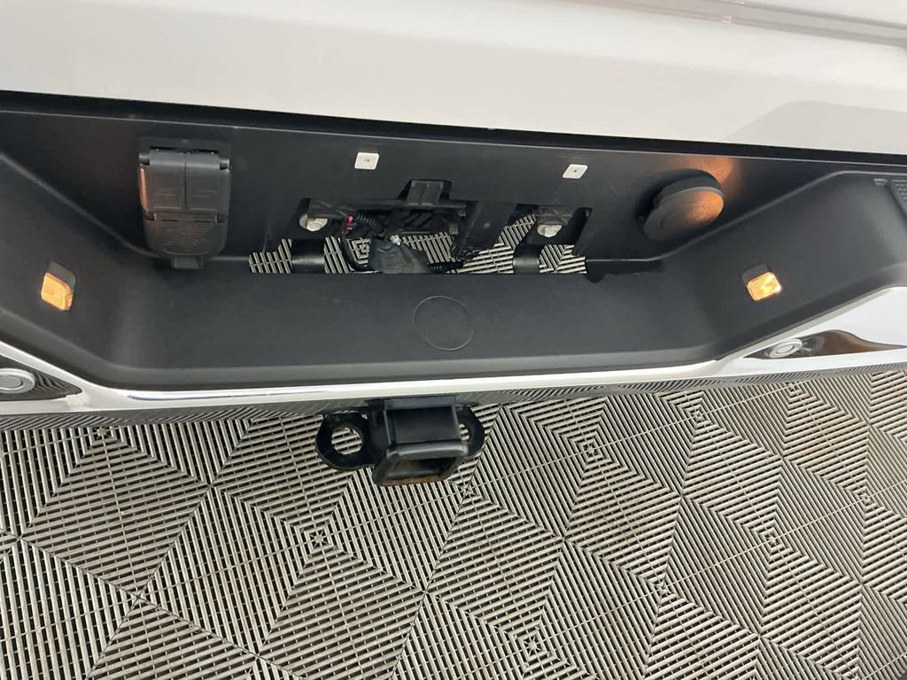 Used 2024 Chevrolet Silverado 2500 LTZ w/ LTZ Convenience Package image 39