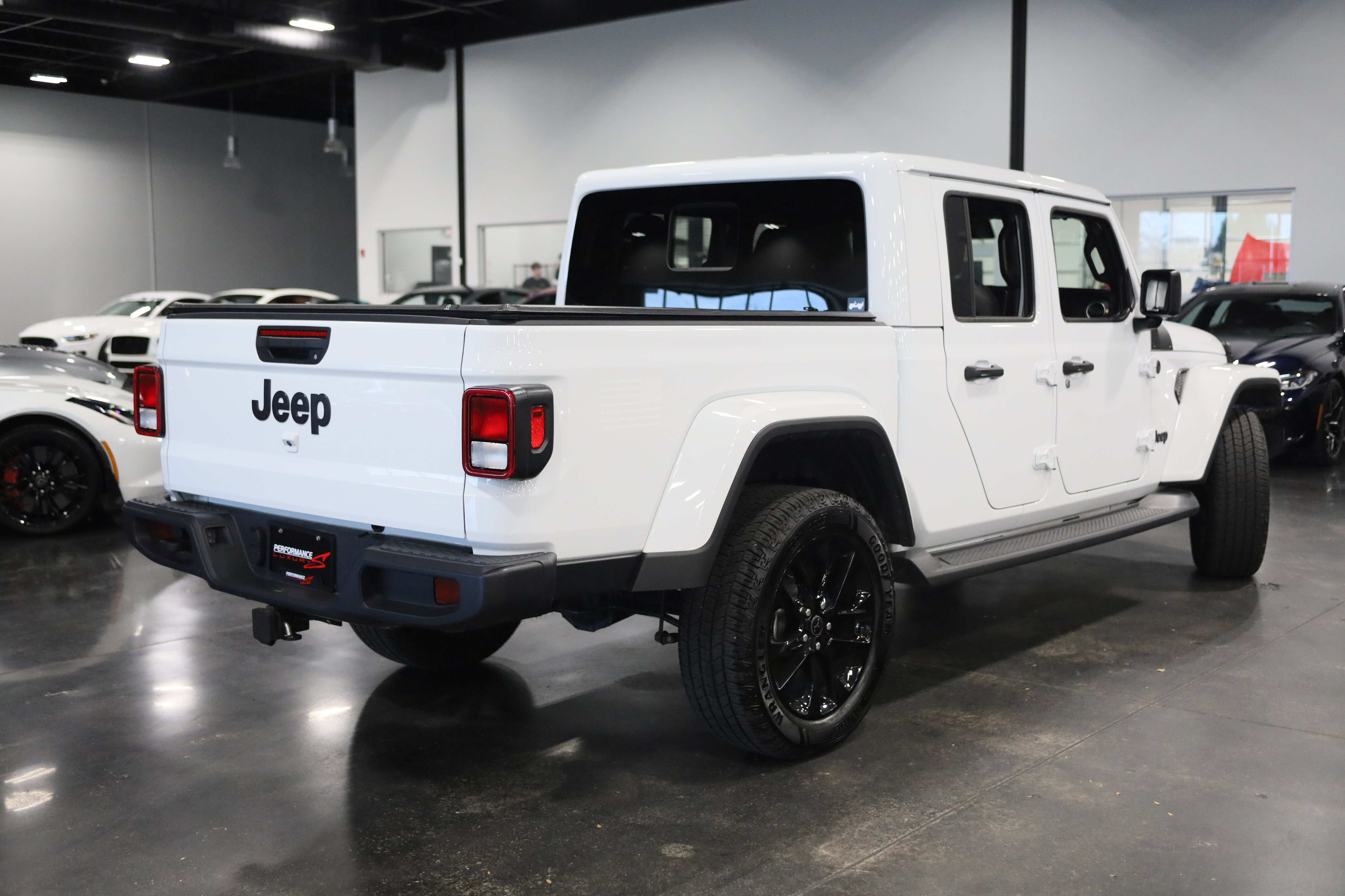 Used 2025 Jeep Gladiator Sport AWD/4WD image 6