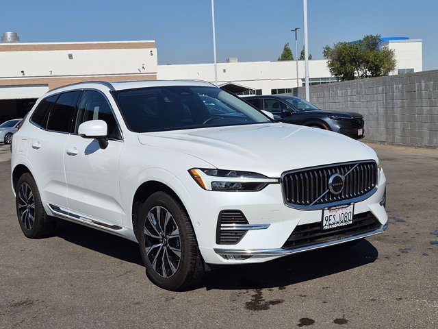 Used 2023 Volvo XC60 B5 Plus AWD/4WD image 3