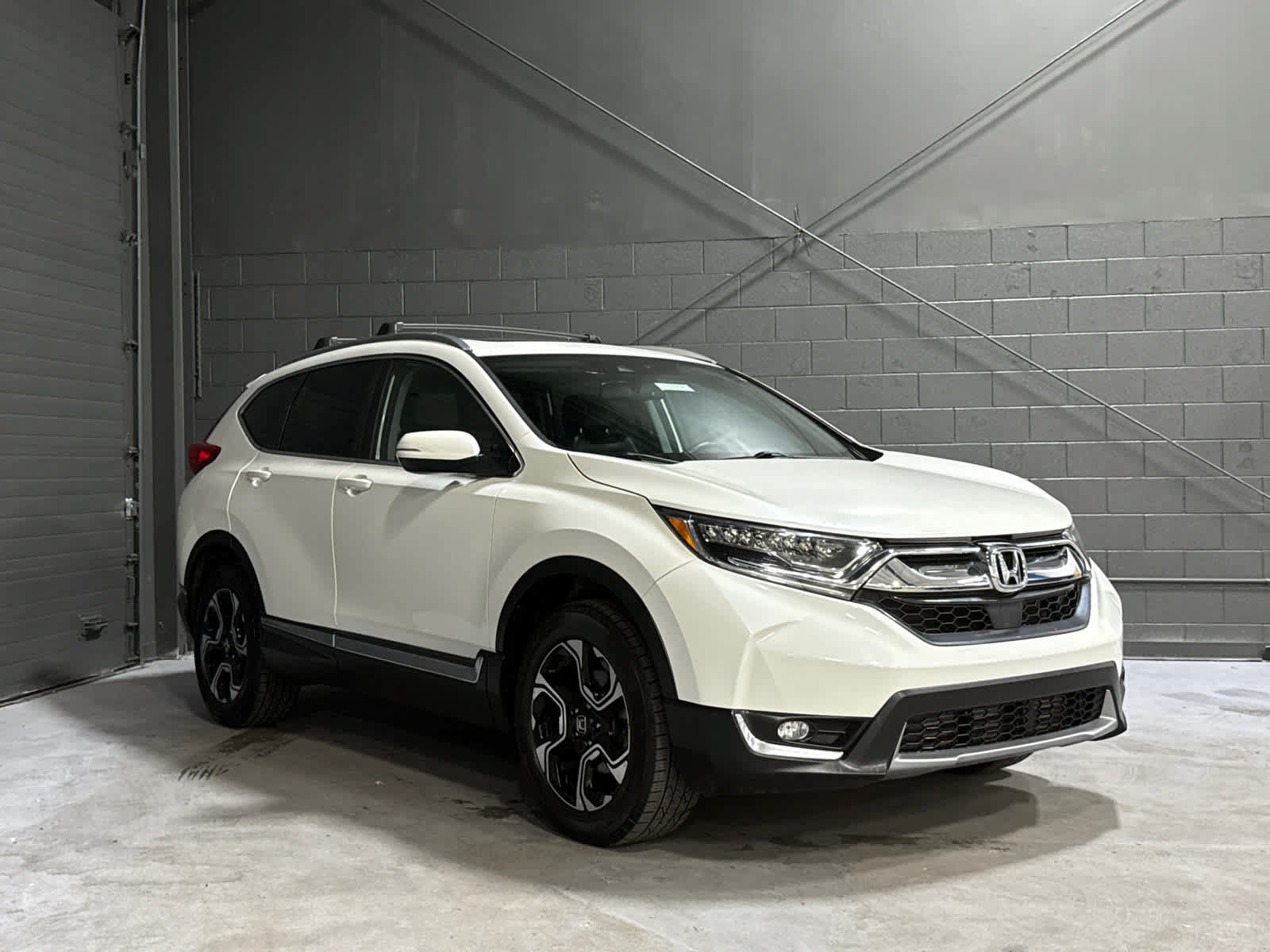 Used 2017 Honda CR-V Touring video 1