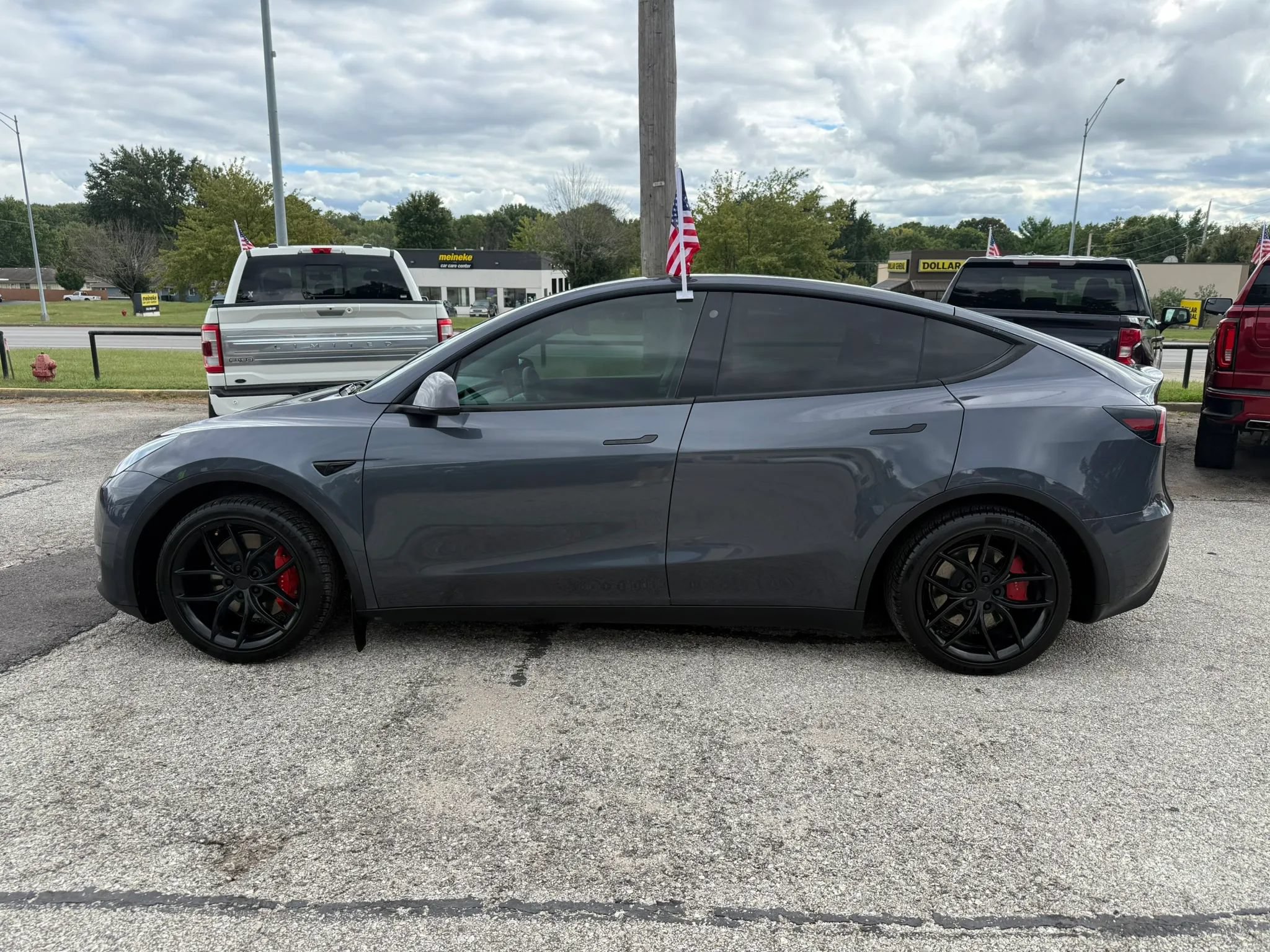 Used 2022 Tesla Model Y Performance AWD/4WD image 9