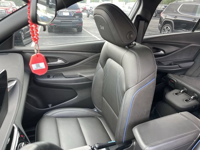 Used 2025 Buick Envista Sport Touring w/ Convenience I Package FWD image 23