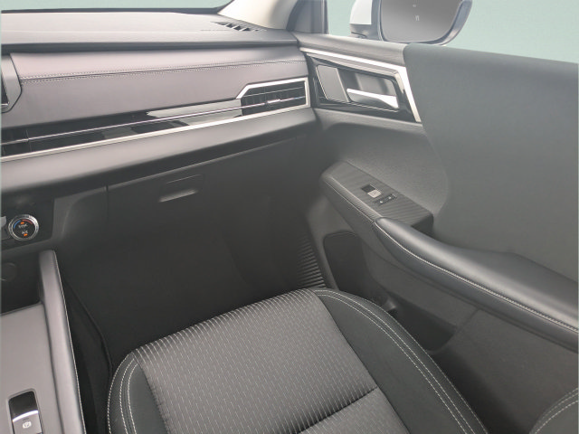 Used 2024 Mitsubishi Outlander ES FWD image 15