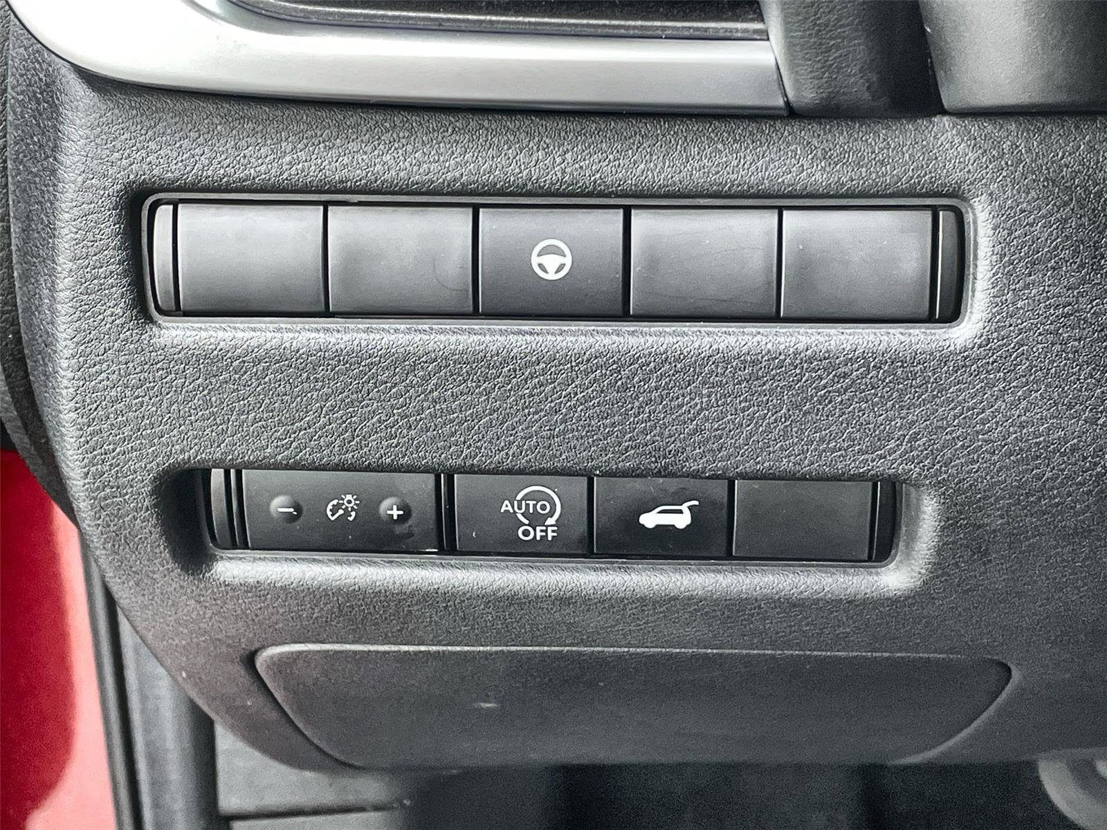 Used 2024 Nissan Rogue SV image 15