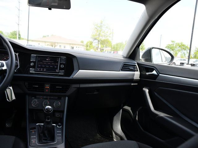 Used 2019 Volkswagen Jetta S w/ Driver Assistance Package image 18