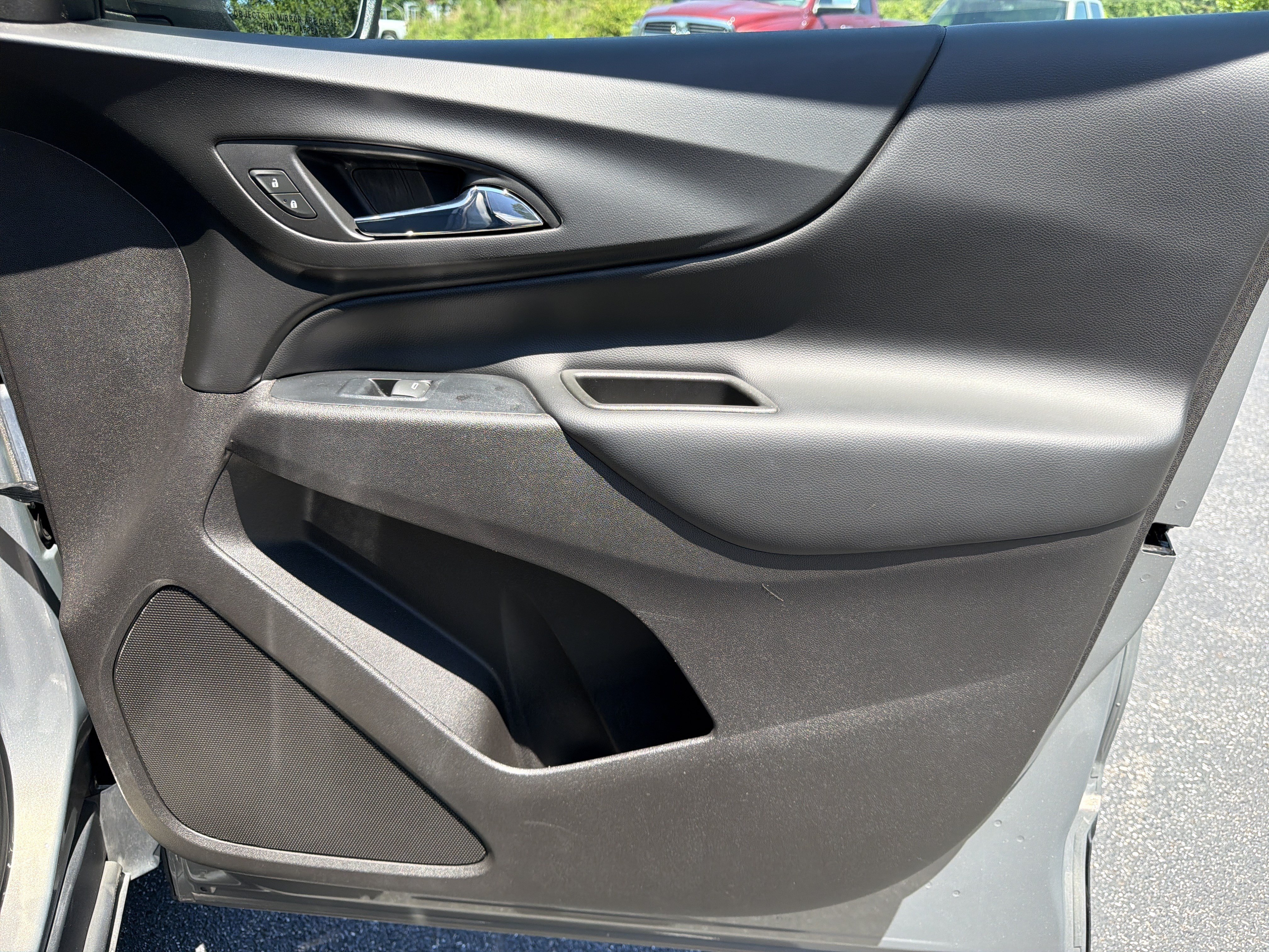 Used 2018 Chevrolet Equinox LT FWD image 14