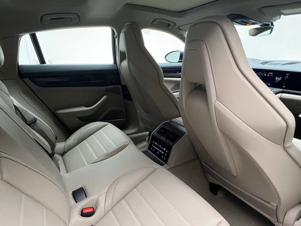 New 2025 Porsche Panamera image 16