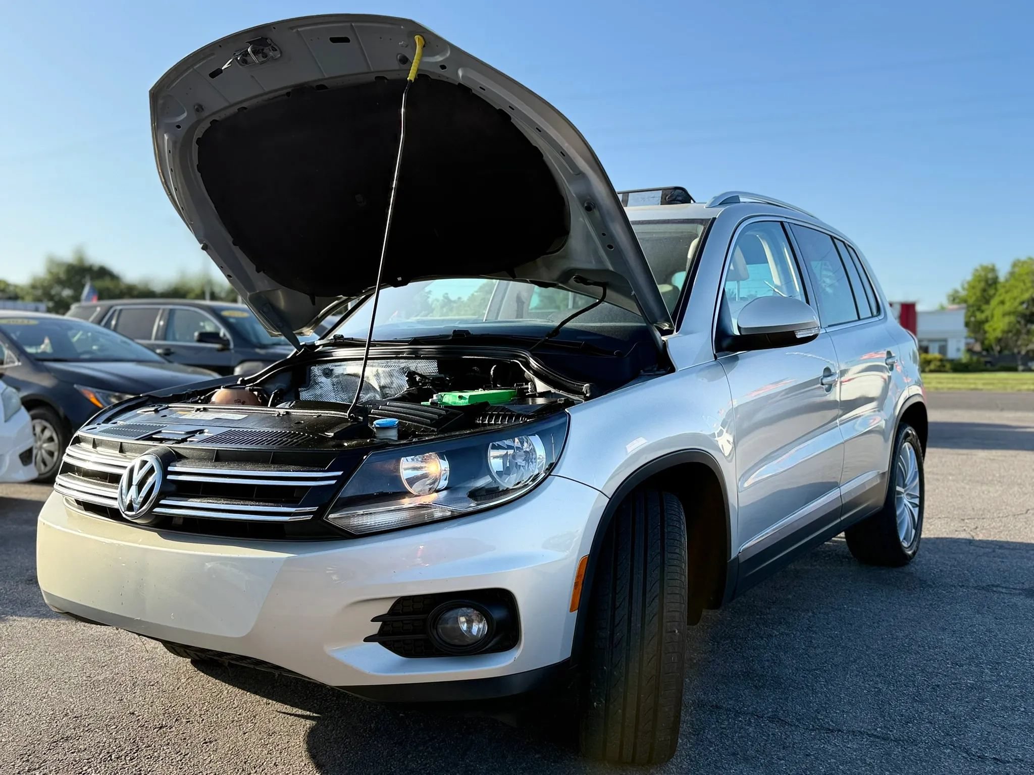 Used 2014 Volkswagen Tiguan SEL FWD image 17