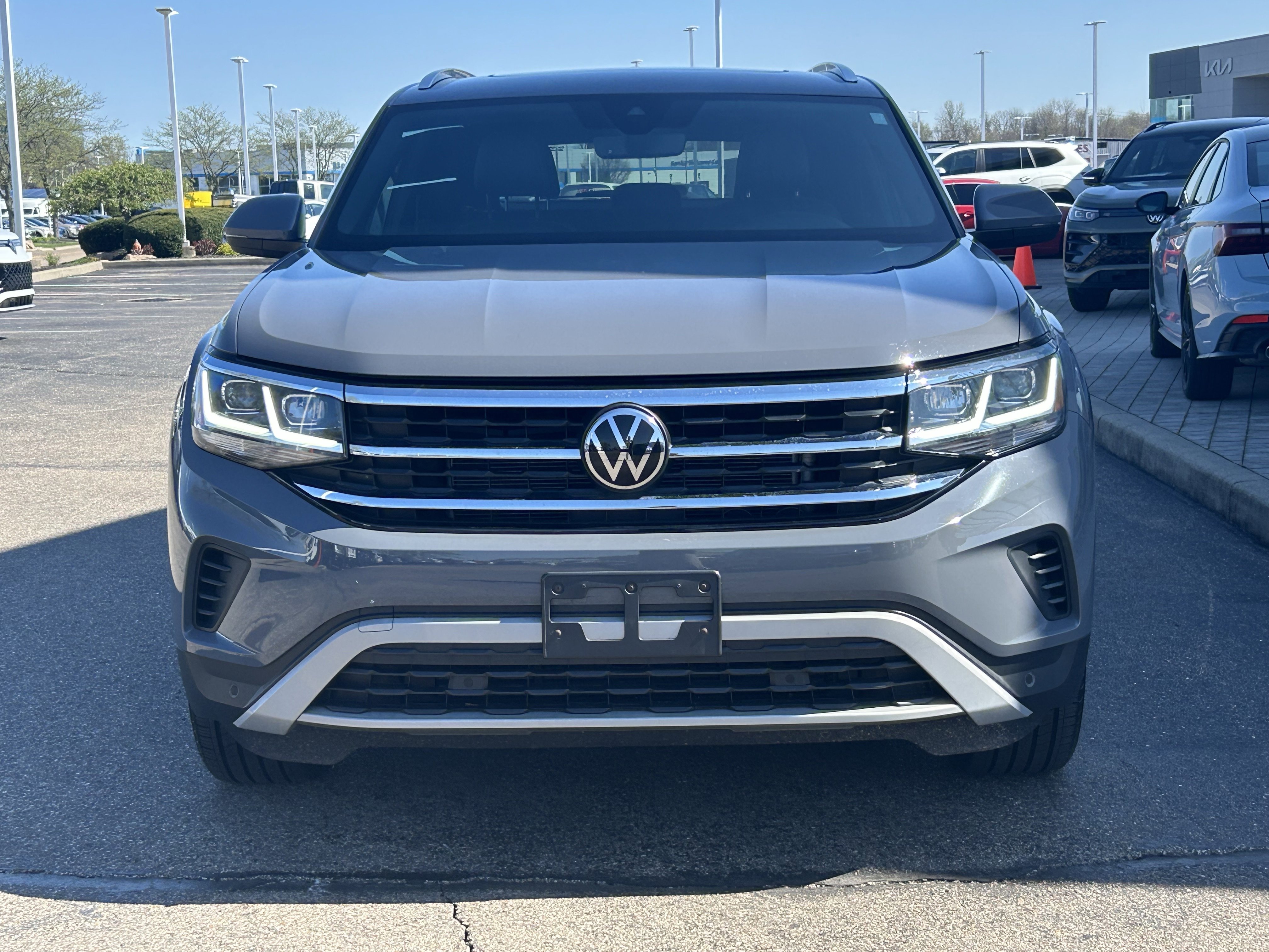 Certified 2023 Volkswagen Atlas Cross Sport SEL AWD/4WD image 2