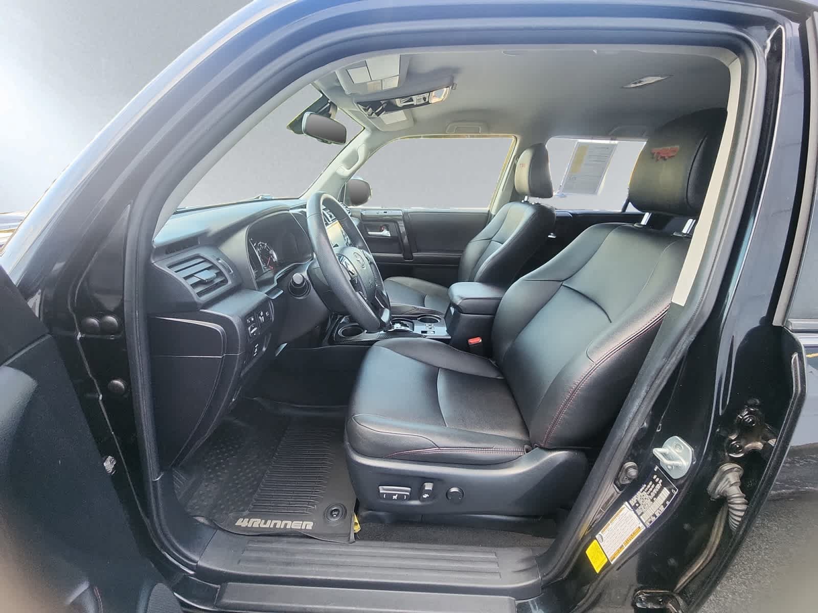 Used 2020 Toyota 4Runner Venture AWD/4WD image 6