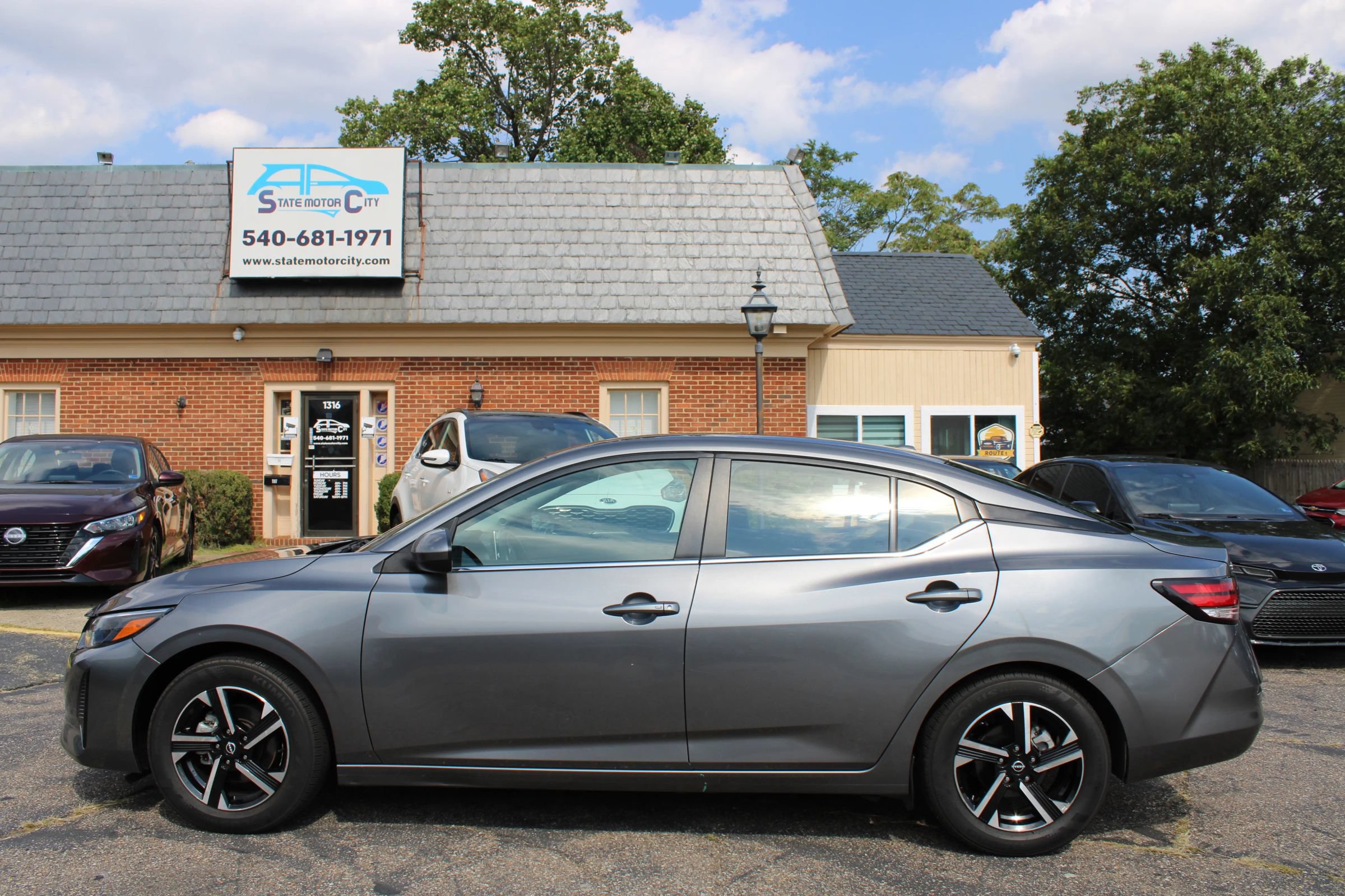 Used 2024 Nissan Sentra SV w/ All-Weather Package FWD image 8