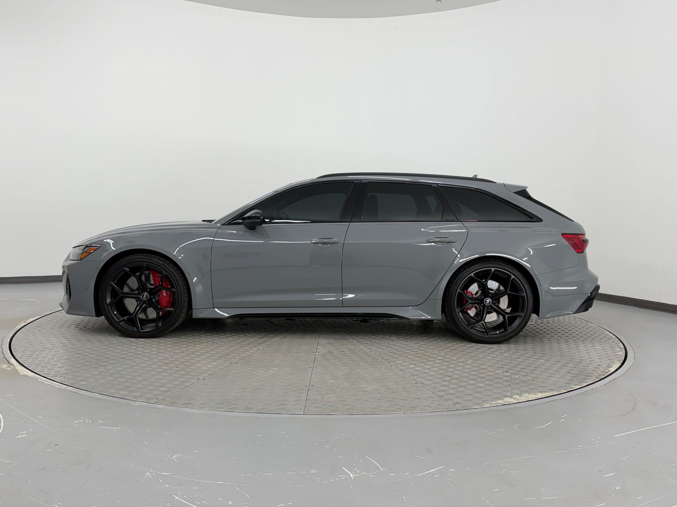 Used 2025 Audi RS 6 performance AWD/4WD image 2