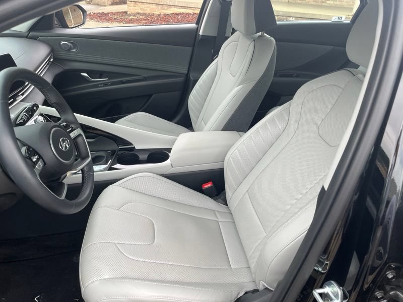 Used 2023 Hyundai Elantra Limited FWD image 9