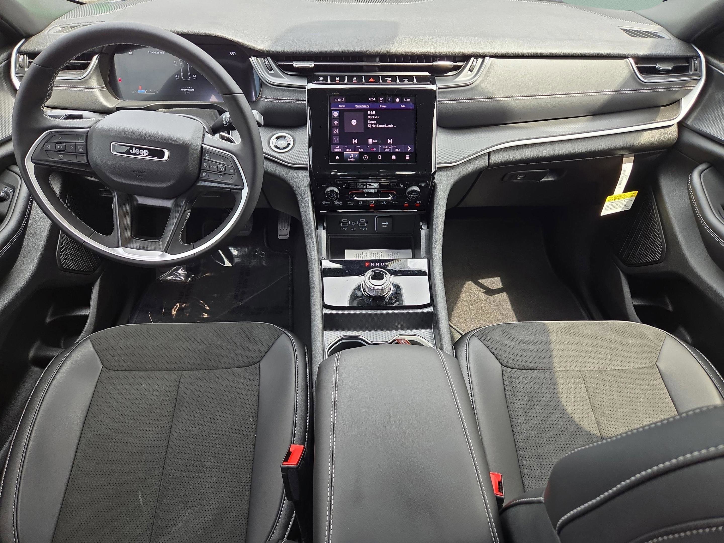 New 2025 Jeep Grand Cherokee L Altitude image 15