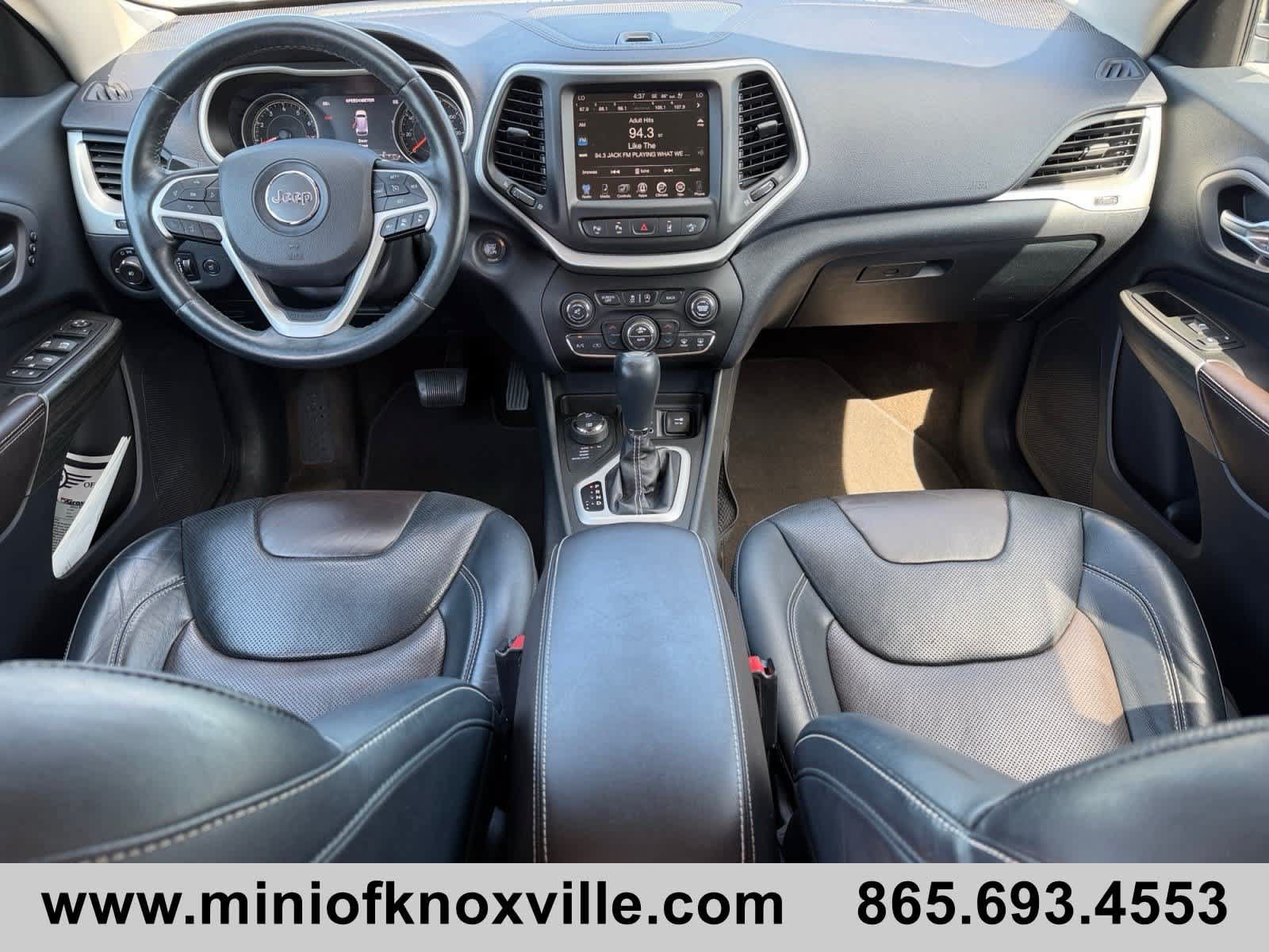 Used 2015 Jeep Cherokee Limited w/ Luxury Group AWD/4WD image 18