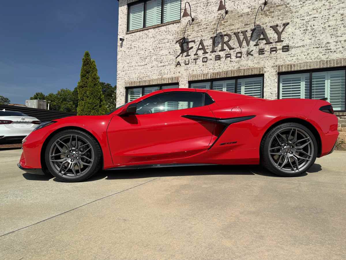 Used 2026 Chevrolet Corvette Z06 RWD image 9
