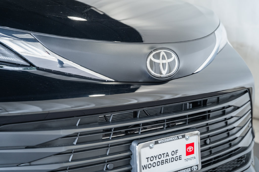 New 2026 Toyota Sienna XLE AWD/4WD image 9
