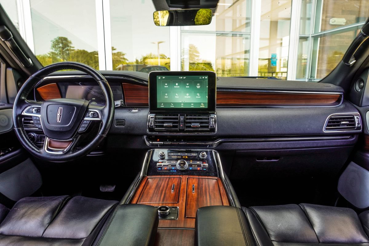 Used 2021 Lincoln Navigator Reserve AWD/4WD image 5