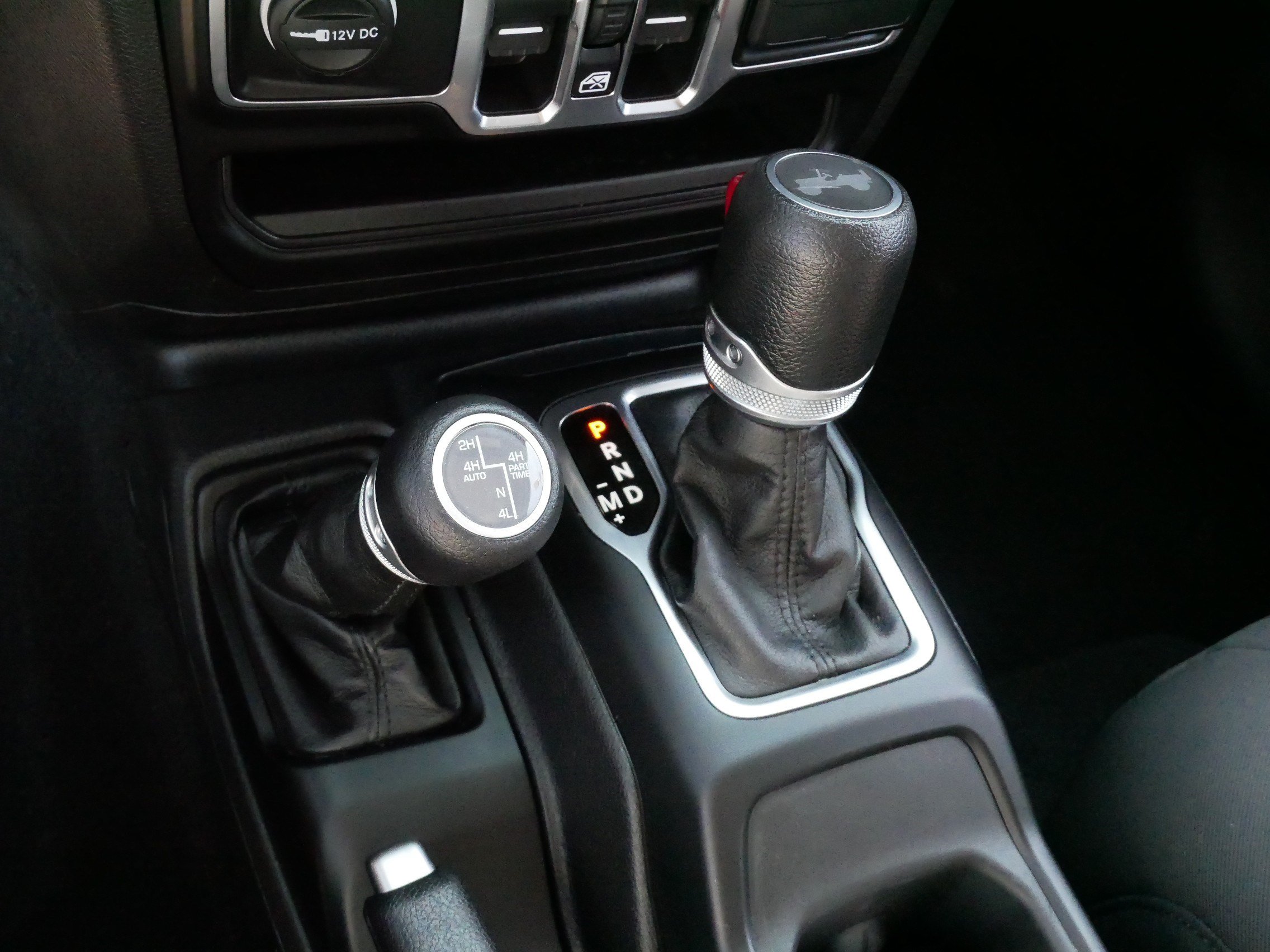 Used 2023 Jeep Wrangler Unlimited w/ Cold Weather Group AWD/4WD image 24