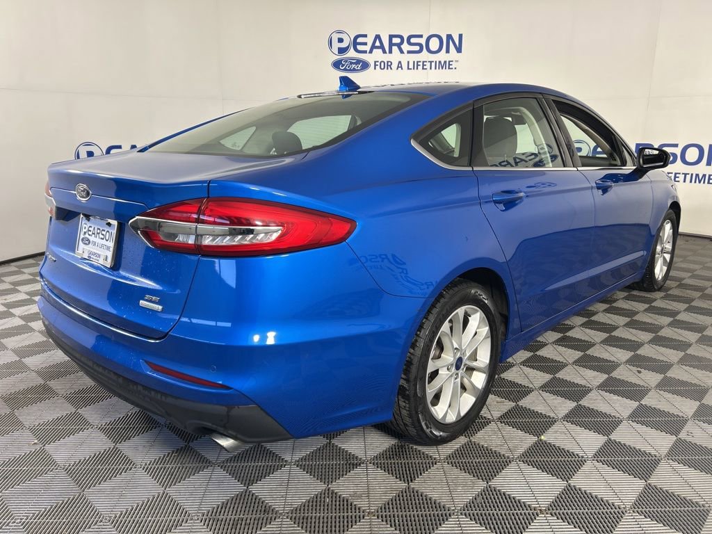 Used 2020 Ford Fusion SE image 4