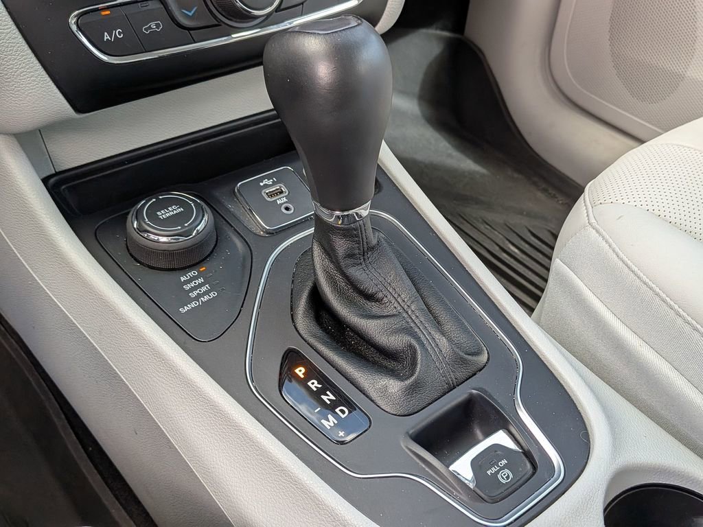 Used 2022 Jeep Cherokee Latitude Lux AWD/4WD image 20