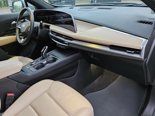 Used 2025 Cadillac XT4 Premium Luxury FWD image 21