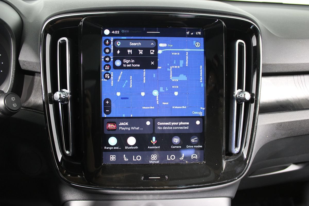 Used 2023 Volvo XC40 Recharge Plus AWD/4WD image 12