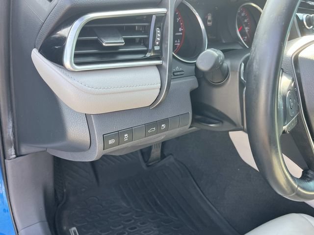Used 2018 Toyota Camry XSE FWD image 31