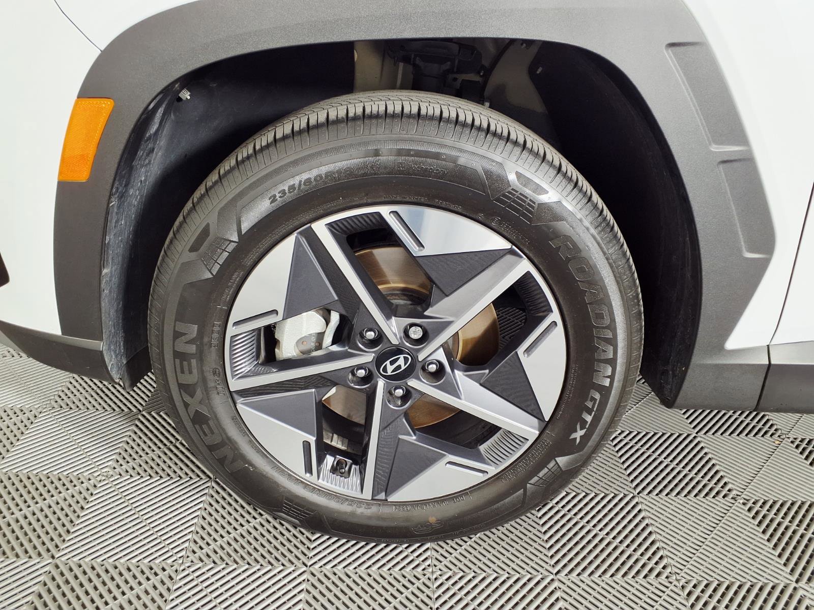 Certified 2025 Hyundai Tucson SEL AWD/4WD image 7