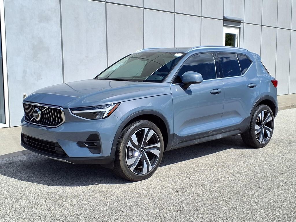 Certified 2023 Volvo XC40 B5 Plus