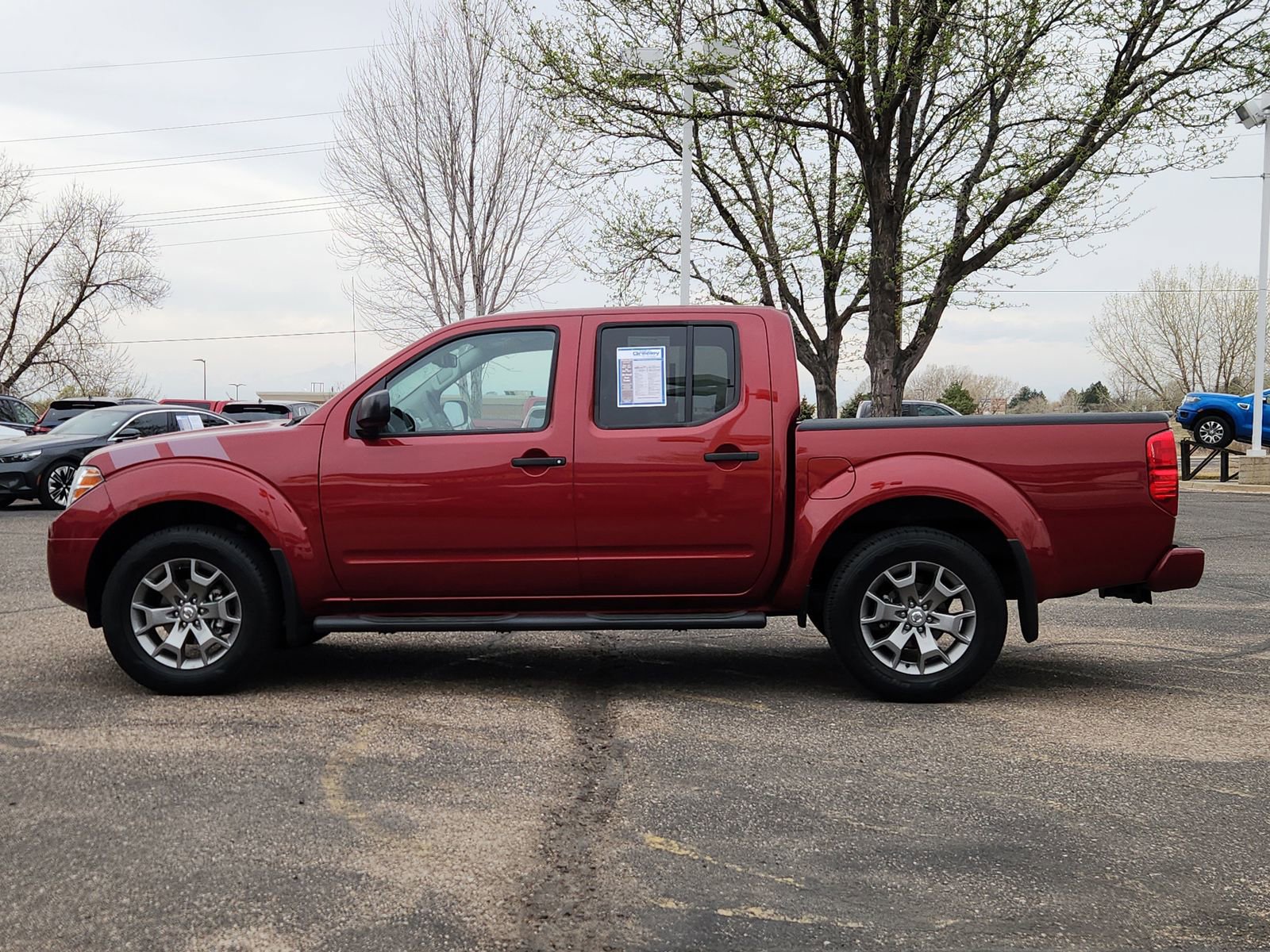Used 2020 Nissan Frontier SV image 2