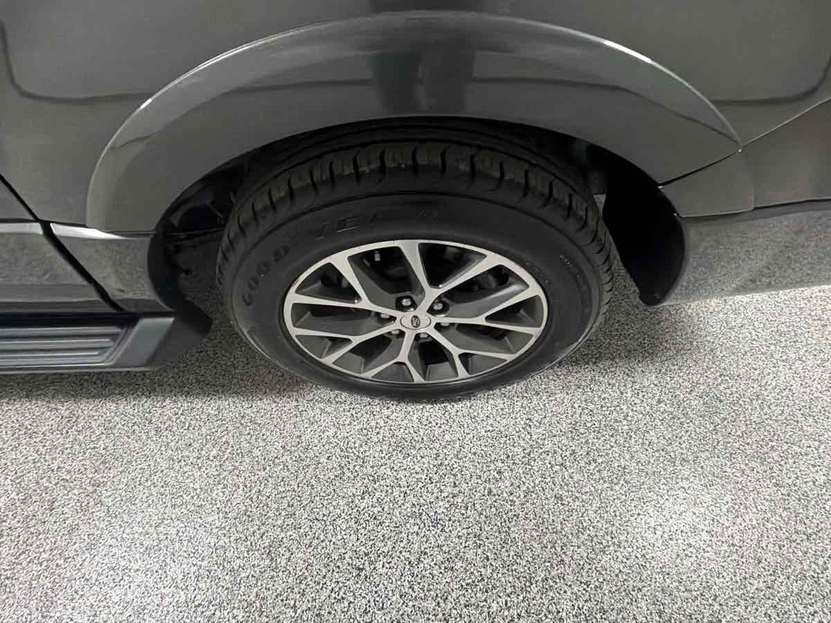 Used 2015 Ford Expedition EL XLT w/ Equipment Group 202A image 39