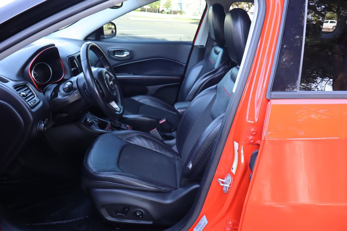 Used 2017 Jeep Compass Trailhawk w/ Popular Equipment Group AWD/4WD image 19